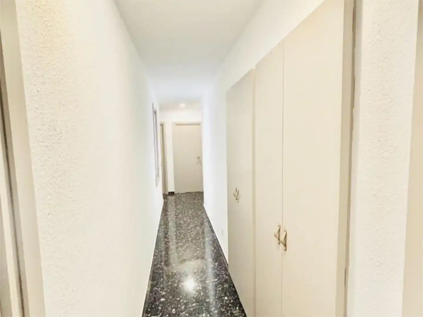 Wohnung zur Miete in  Valencia Capital mit Klimaanlage und Balkon