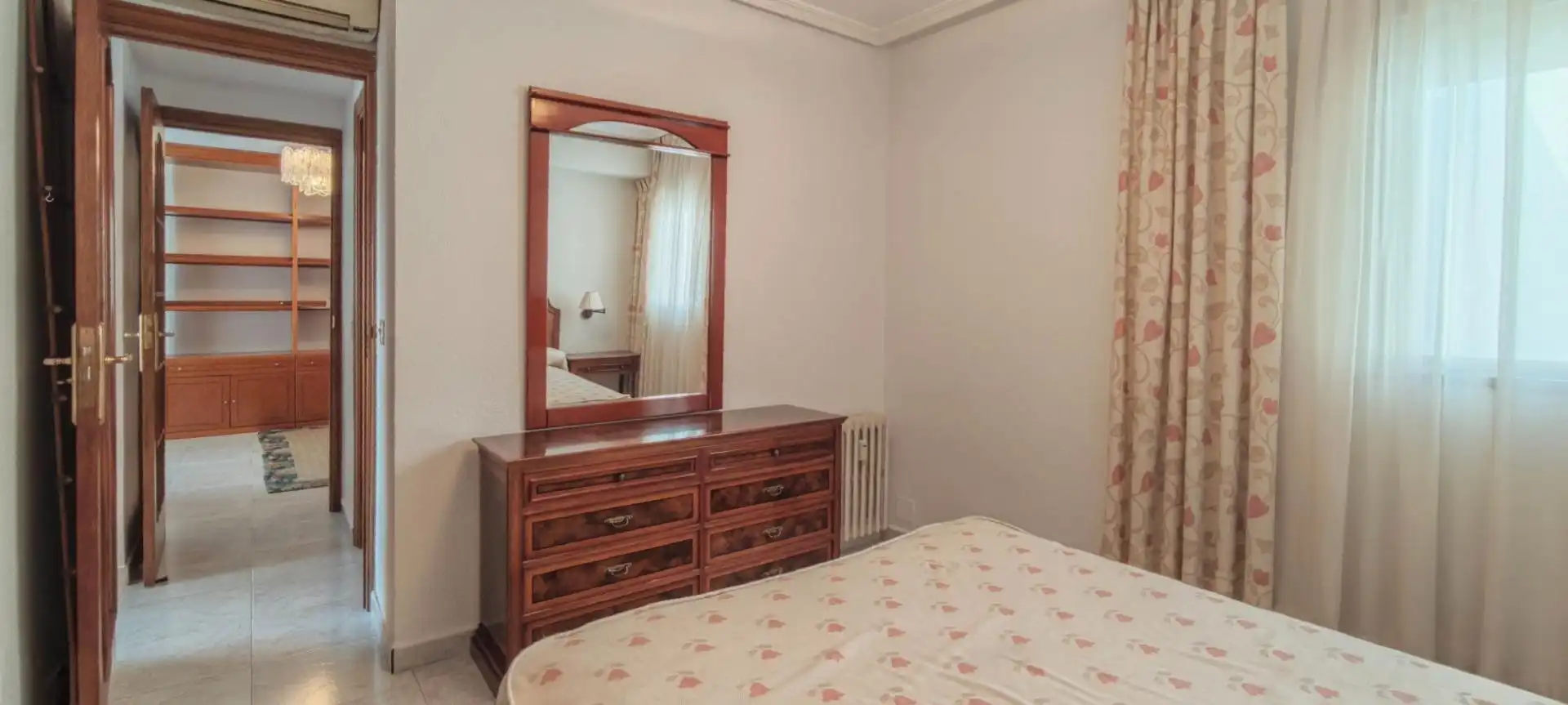 Bedroom of Flat for rent in Madrid  with Air Conditioner, Heating and Furnished