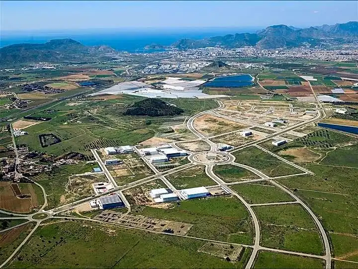 Nave industrial en venta en San Félix
