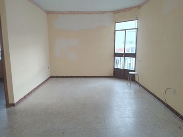 Apartamento con balcón en venta en Ubrique