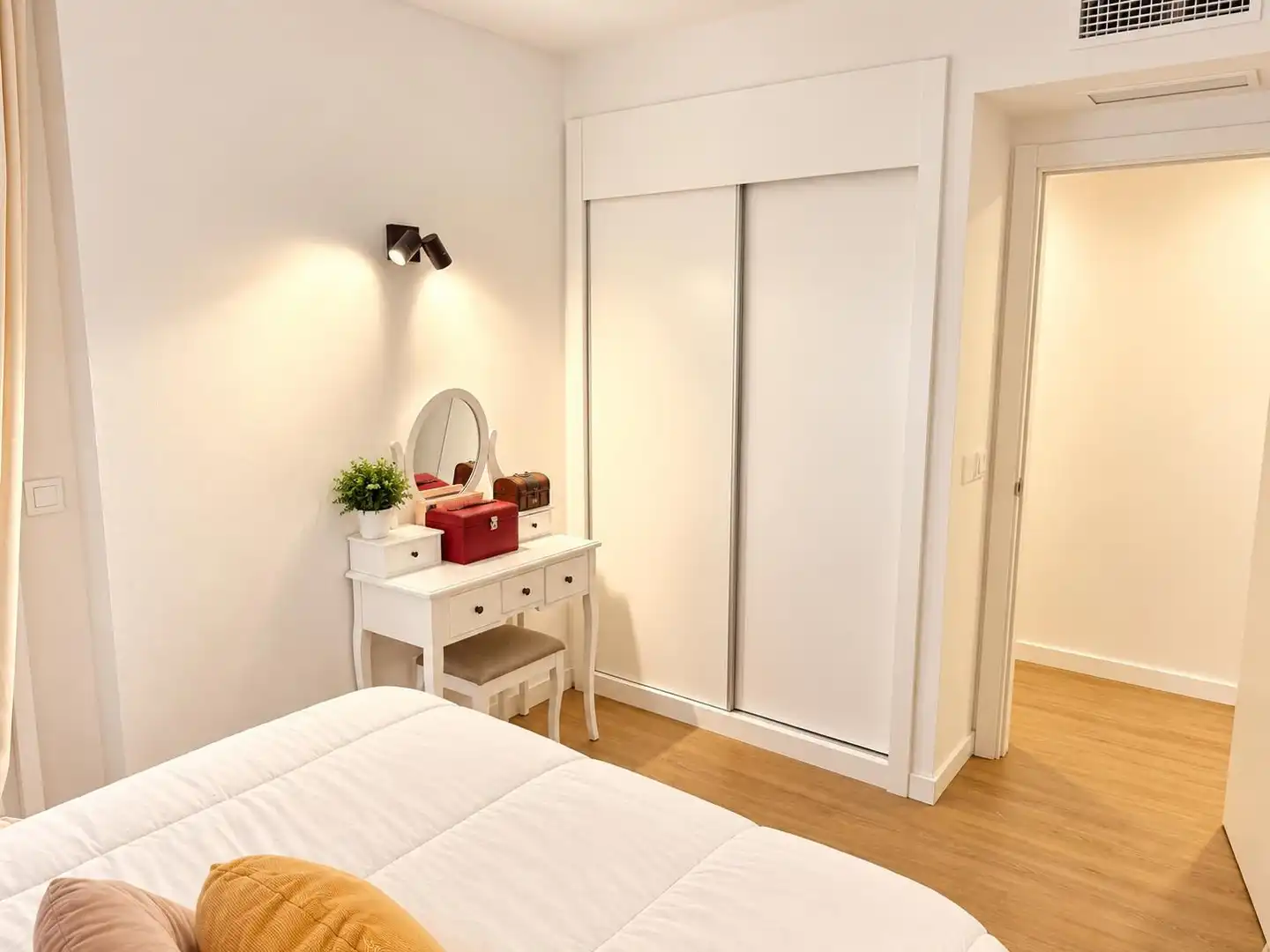 Dormitori de Apartament en venda en Fuengirola amb Calefacció, Terrassa i Traster