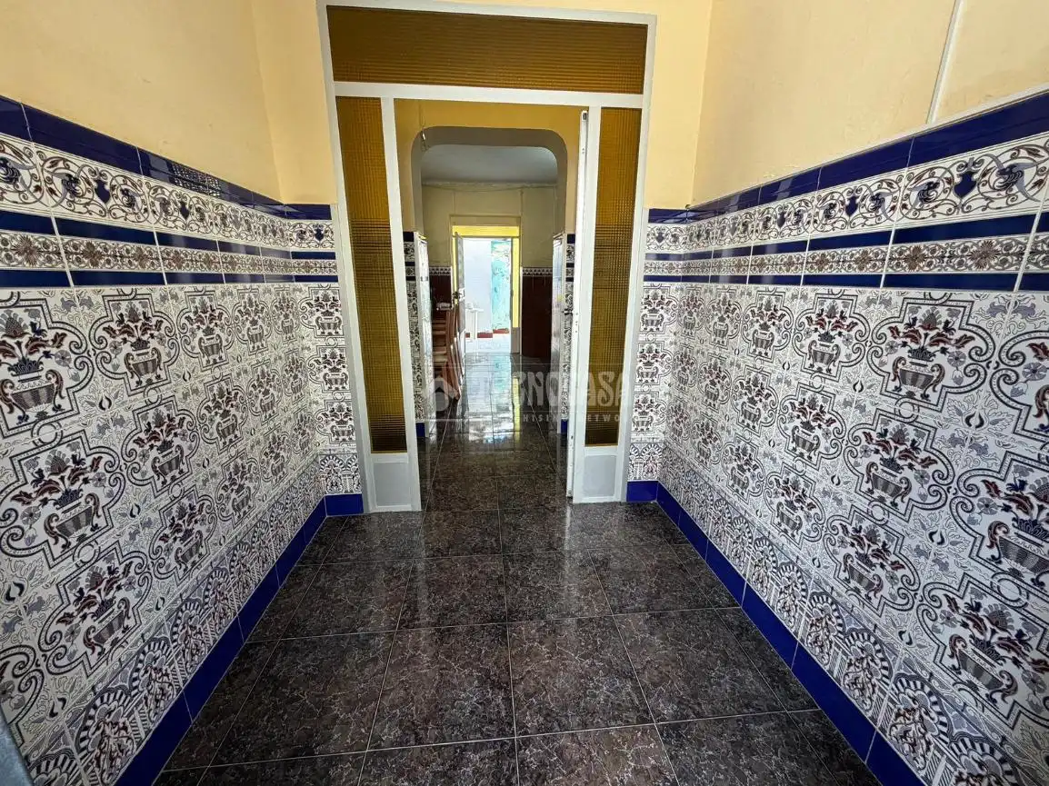 Casa adosada en venta en Torredonjimeno