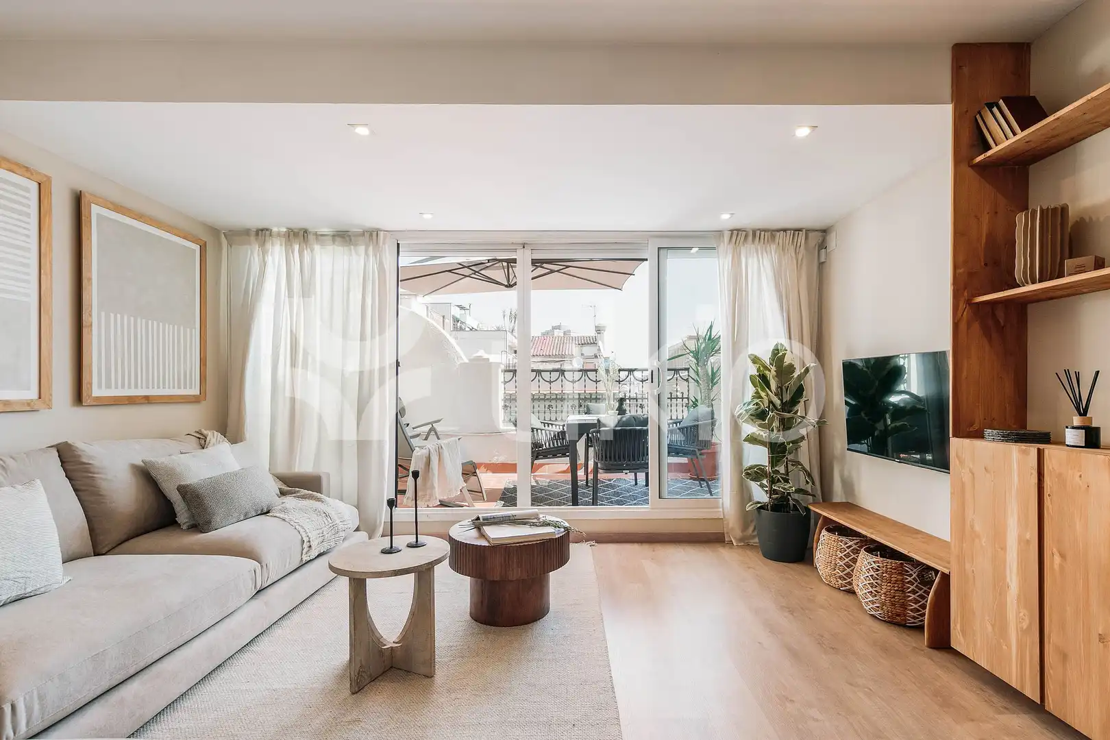 Apartamento con terraza en alquiler en Carrer del Comte Borrell, imagen 6