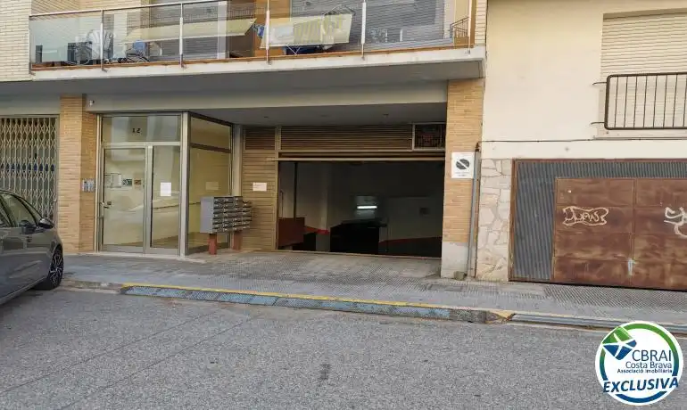 Außenansicht von Garage zum Verkauf in Llançà