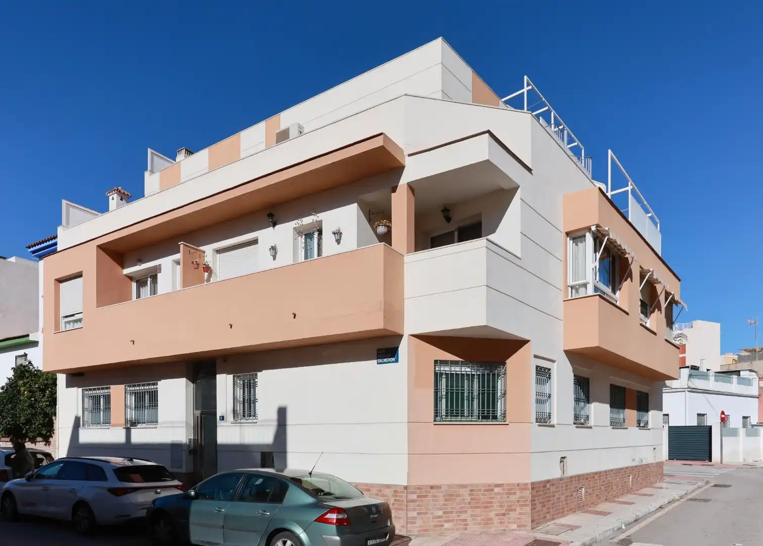 Vista exterior de Planta baja en venta en Málaga con Aire acondicionado, Calefacción y Alarma