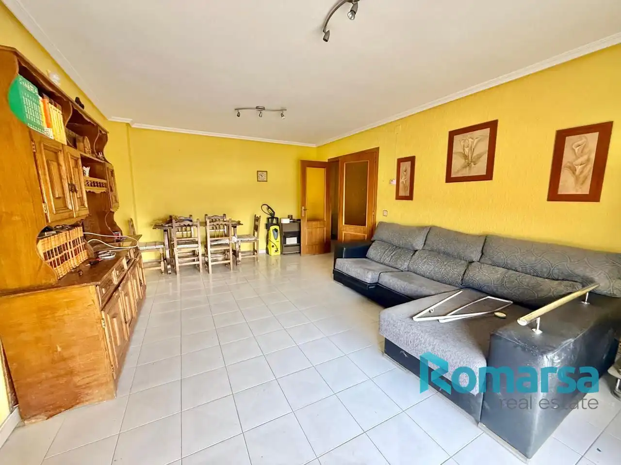 Vista exterior de Piso en venta en El Barraco  con Terraza y Amueblado