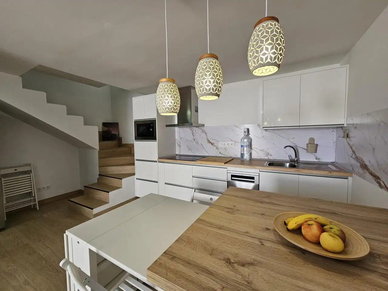 Cuina de Dúplex de lloguer en San Bartolomé de Tirajana amb Aire condicionat, Terrassa i Moblat