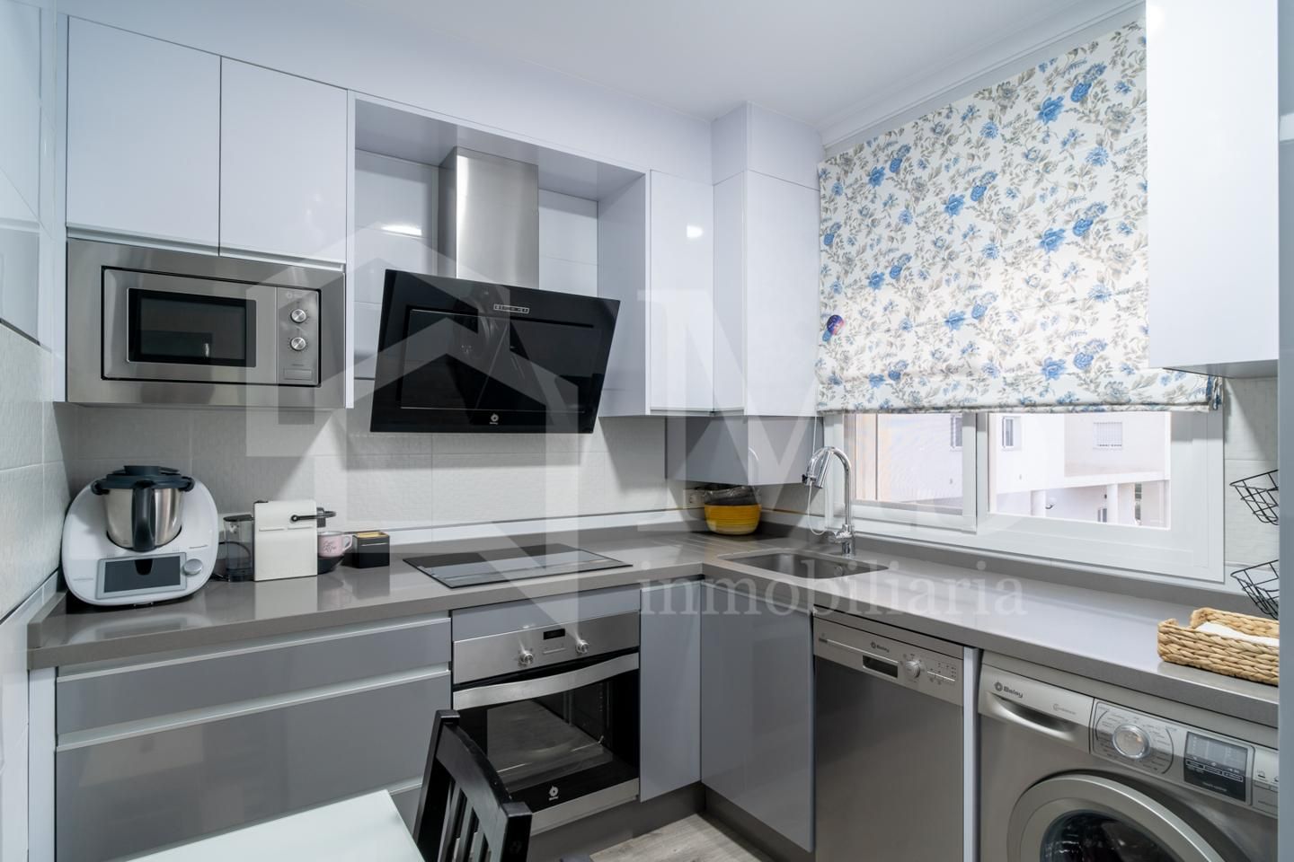Kitchen of Flat for sale in Vélez-Málaga  with Air Conditioner, Heating and Terrace