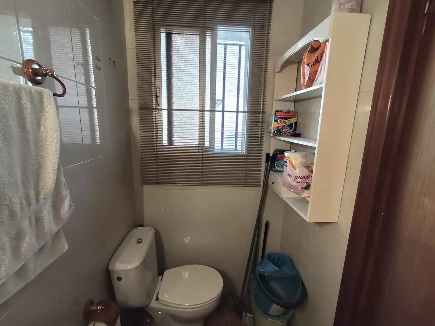 Badezimmer von Einfamilien-Reihenhaus zum Verkauf in Jaén mit Klimaanlage, Heizung und Terrasse