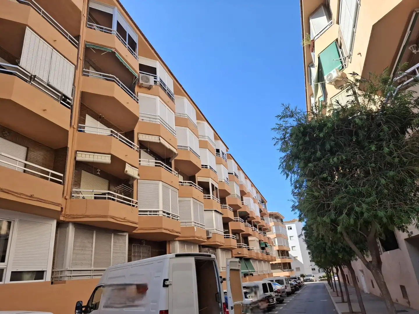 Vista exterior de Pis en venda en Torrenueva Costa amb Terrassa i Moblat