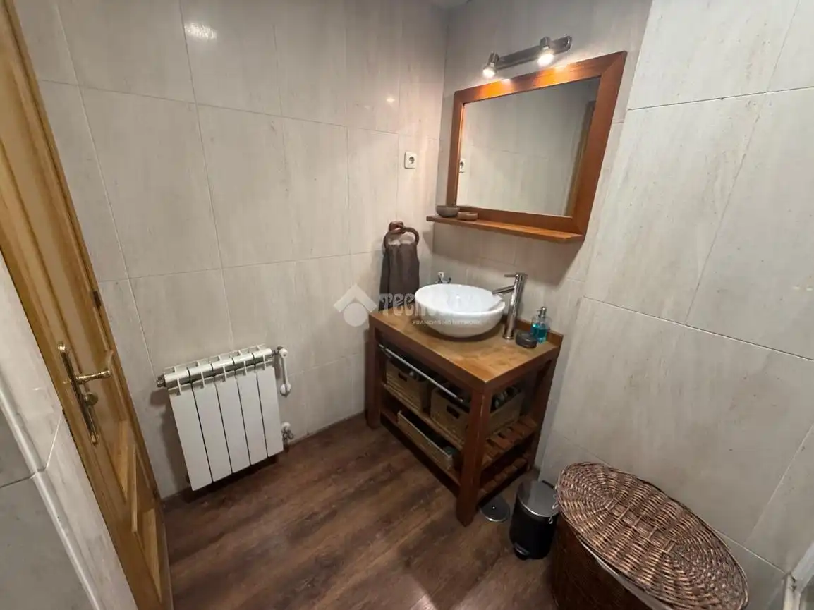 Baño de Piso en venta en Alcorcón con Aire acondicionado, Terraza y Piscina comunitaria