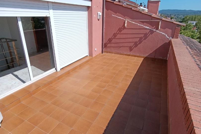 Photo 1 of Attic to rent in Ca n'Alzamora, Barcelona