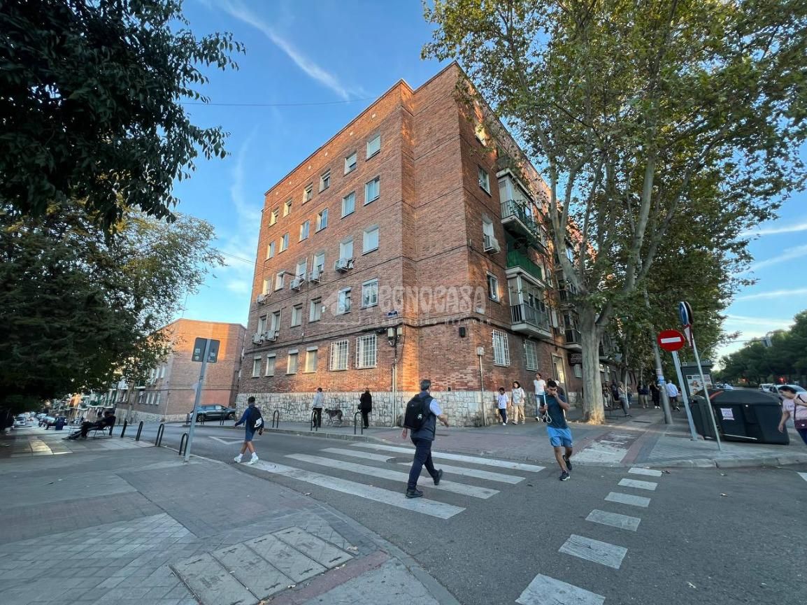 Exterior view of Flat for sale in  Madrid Capital  with Heating