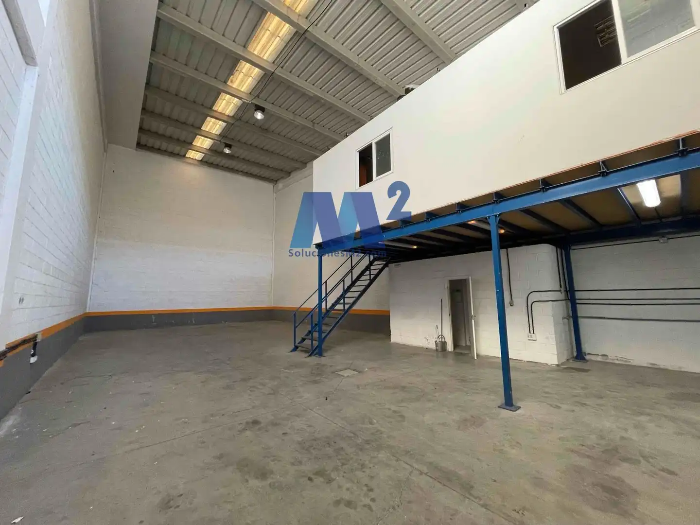 Nave industrial in affitto a Destreza