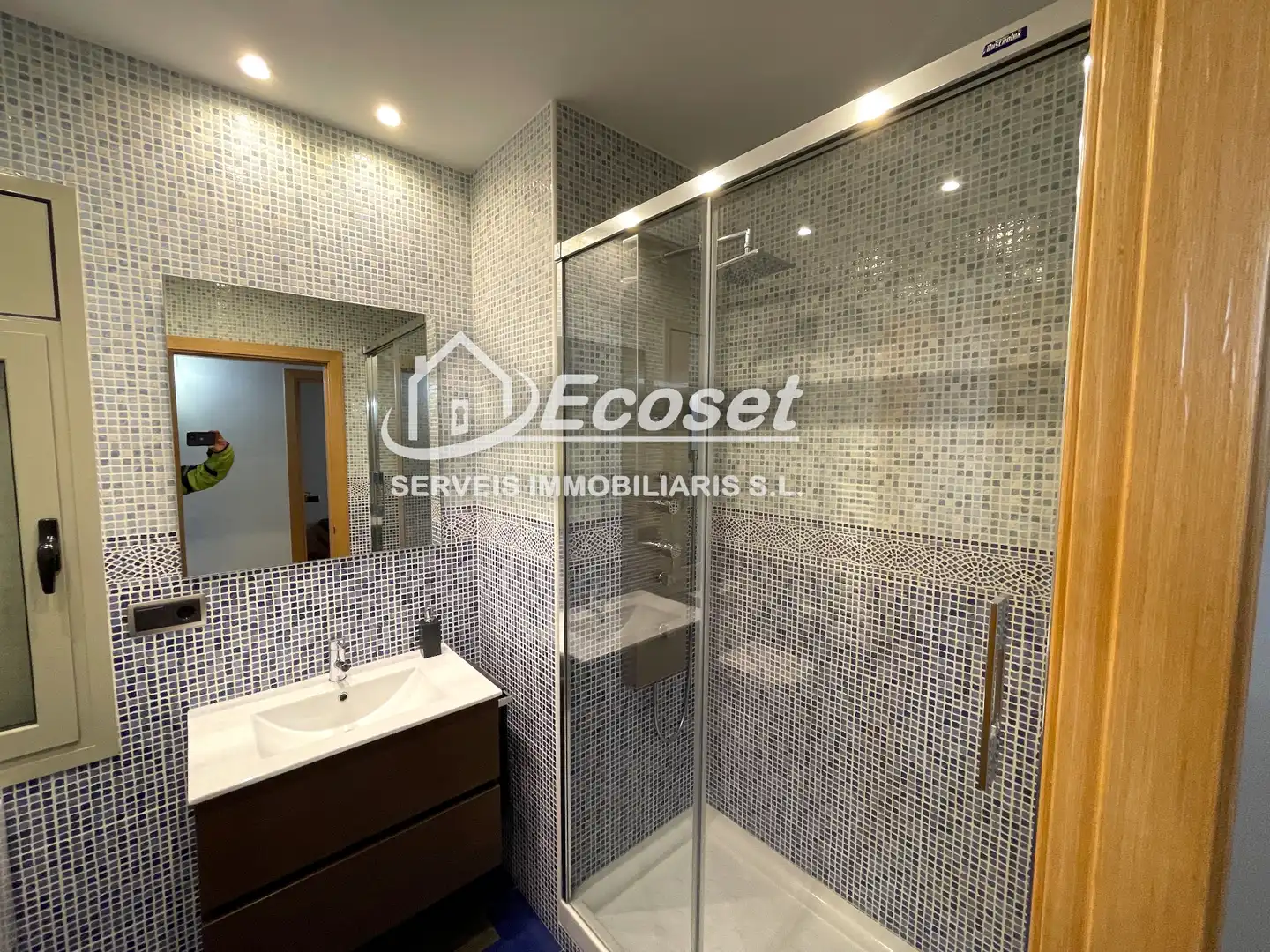 Badezimmer von Haus oder Chalet zum Verkauf in Vallirana mit Heizung, Privatgarten und Terrasse