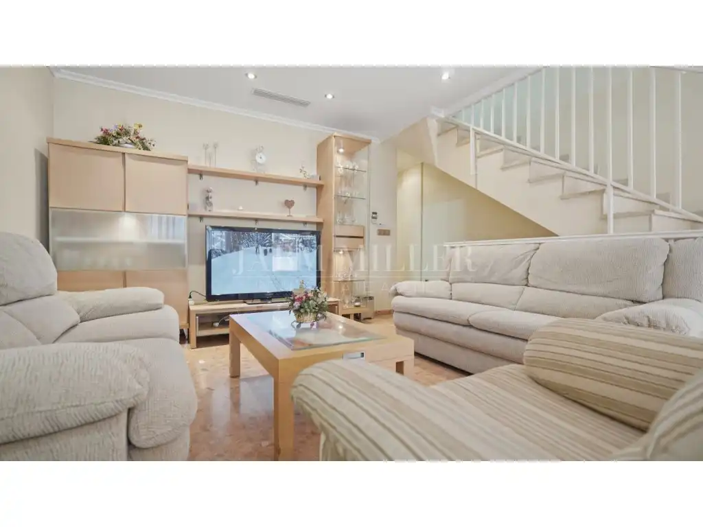 Sala de estar de Casa o chalet en venta en Elche / Elx con Aire acondicionado, Calefacción y Jardín privado