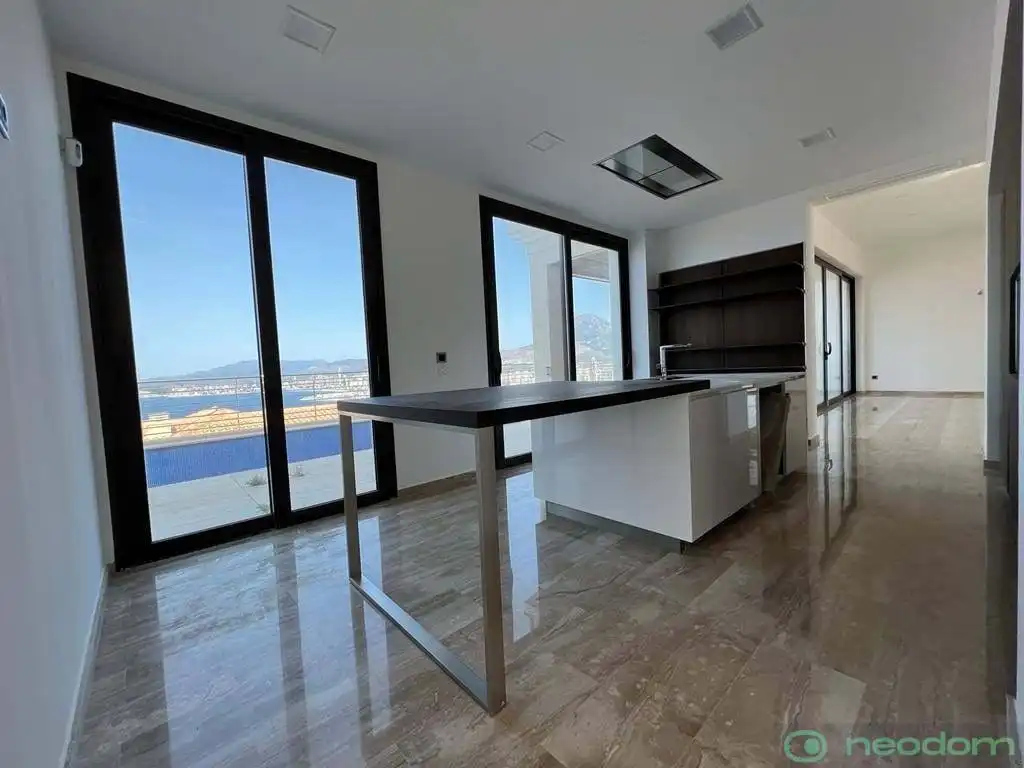 Casa amb piscina en venda a Avenida Tokio, imagen 5