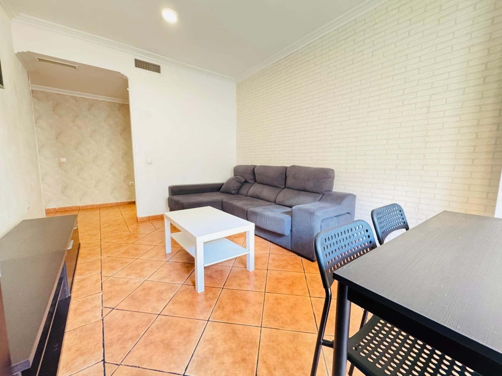 Living room of Flat for sale in Algeciras  with Balcony and Community pool