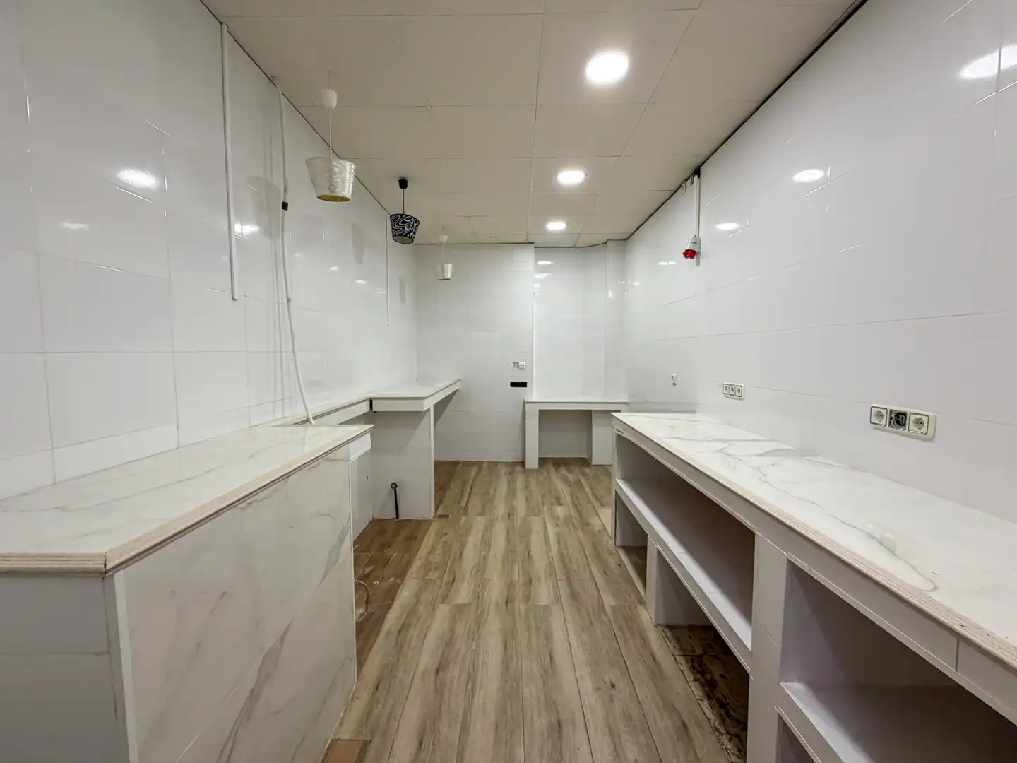 Baño de Local en venta en Los Barrios con Aire acondicionado