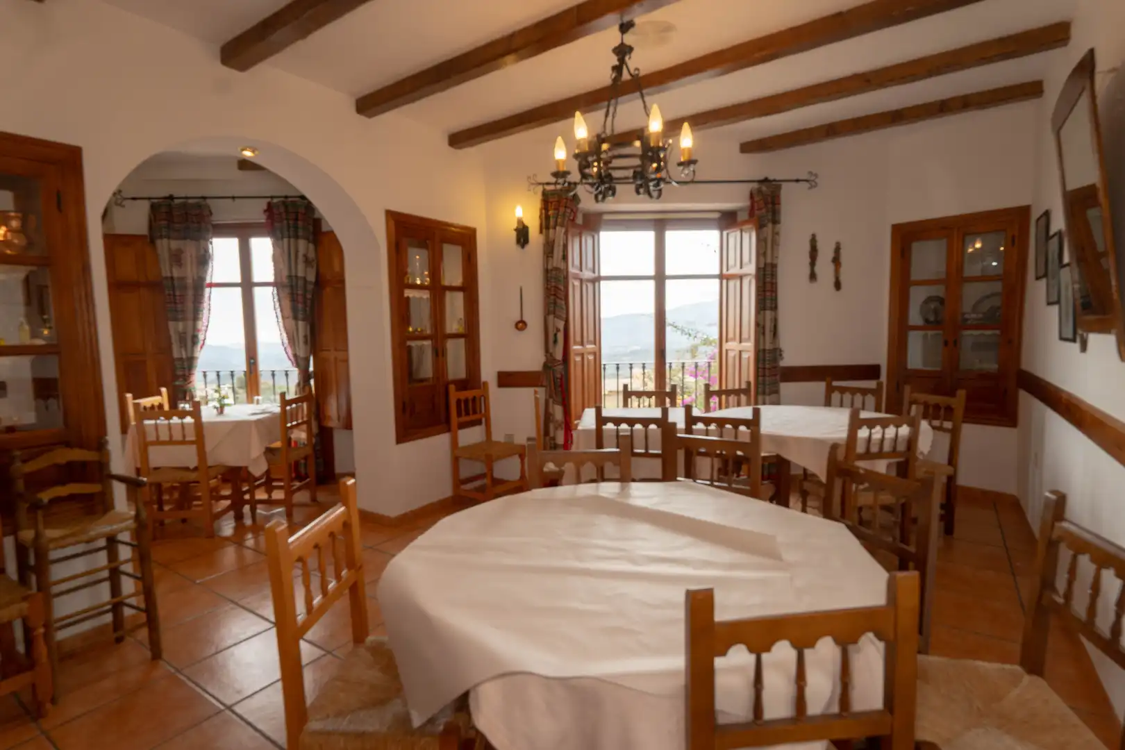 Esszimmer von Geschaftsraum zum Verkauf in Válor mit Terrasse und Möbliert