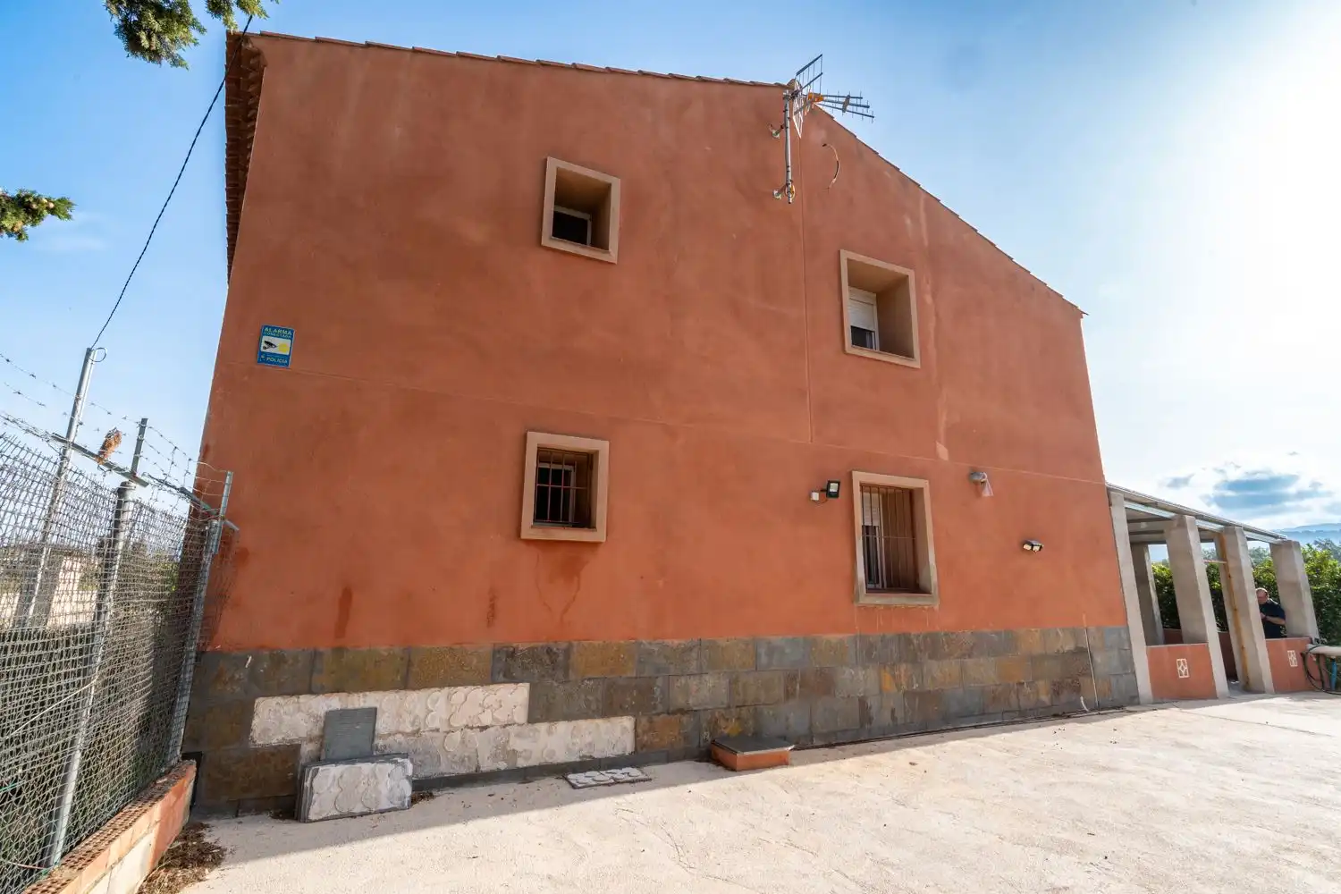 Außenansicht von Country house zum Verkauf in Tortosa mit Privatgarten, Terrasse und Abstellraum