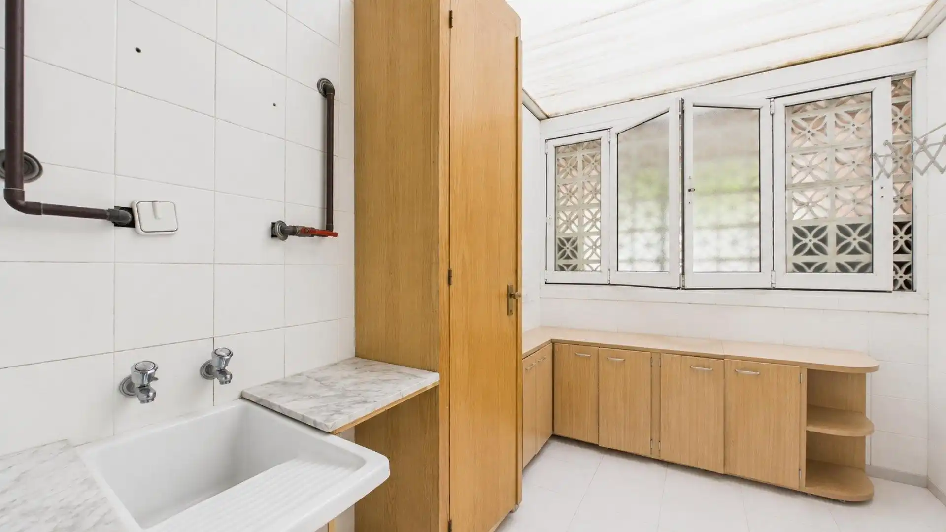 Bathroom of Detached homes for sale in Calvià  with Air Conditioner, Terrace and Balcony
