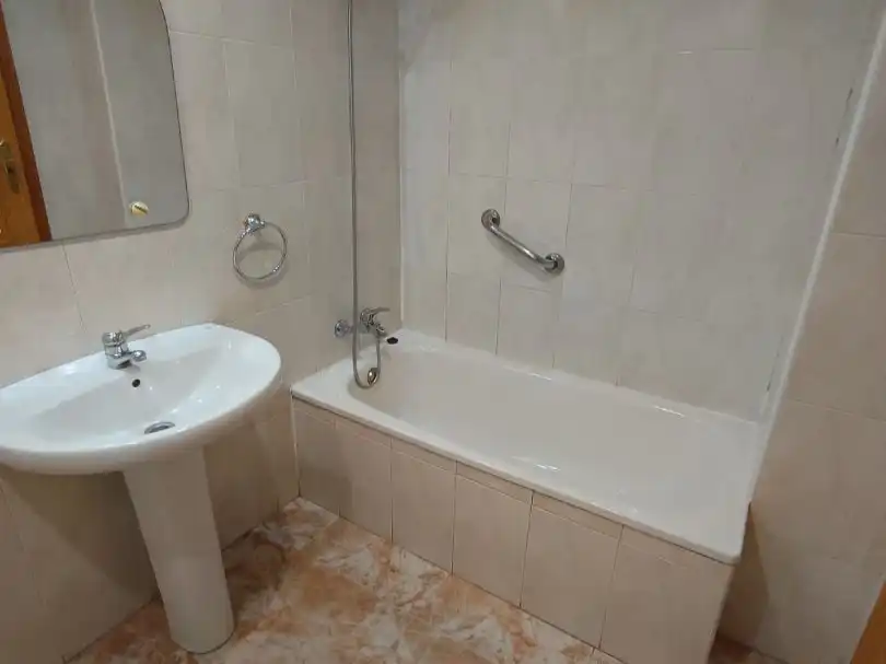 Bany de Pis en venda en  Murcia Capital amb Aire condicionat i Balcó