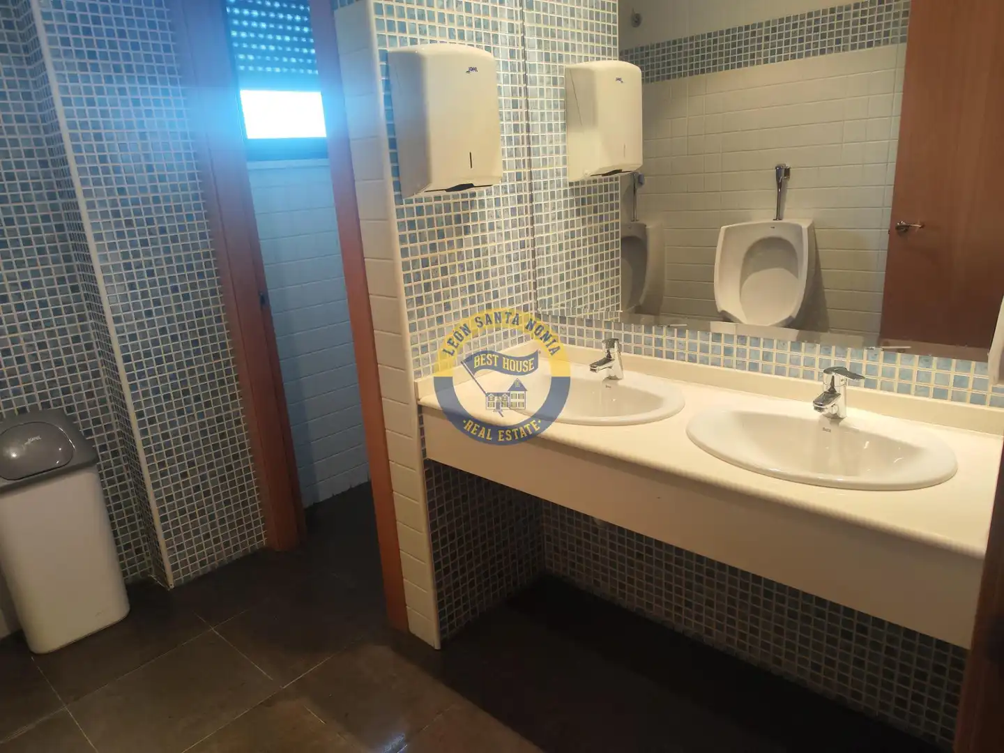 Local en venta en Villamañán