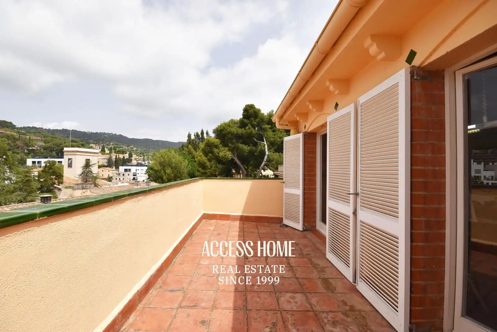 Exterior view of Houses for sale in Tiana  with Air Conditioner, Heating and Terrace