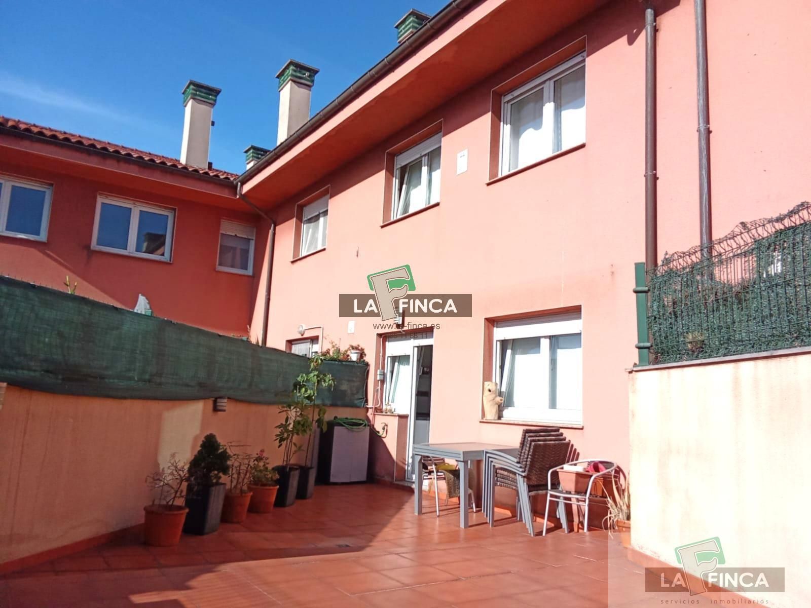 Exterior view of House or chalet for sale in Gijón   with Heating, Parquet flooring and Storage room