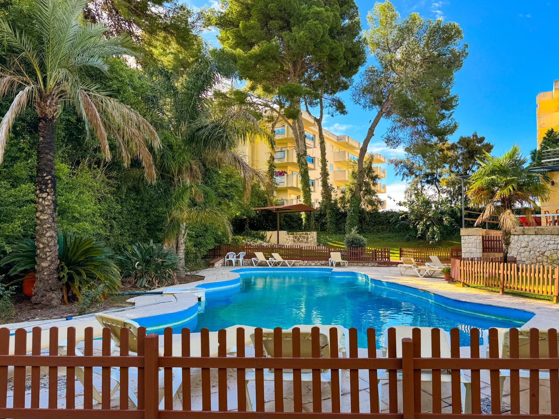 Swimming pool of House or chalet for sale in Salou  with Air Conditioner, Heating and Private garden