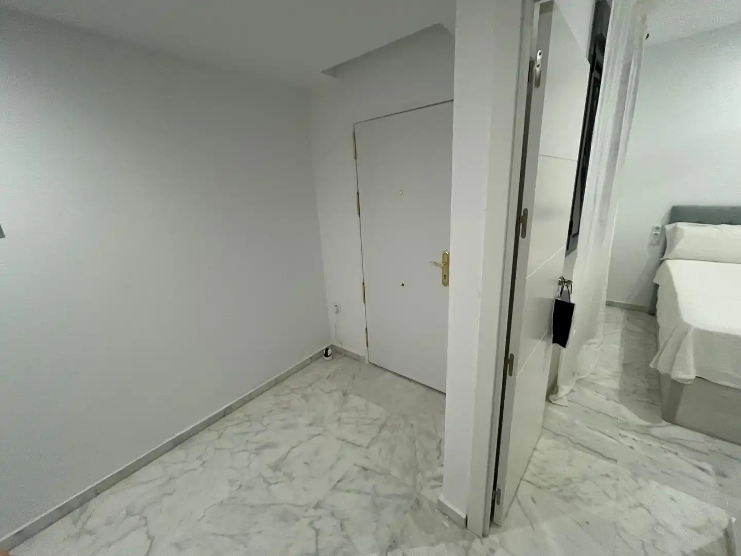 Maisonette zum Verkauf in Sevilla mit Klimaanlage, Möbliert und Balkon