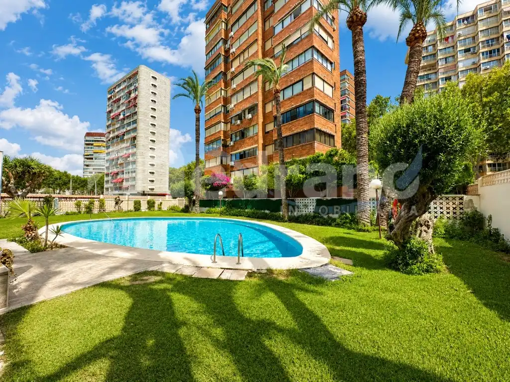 Exterior view of Flat for sale in Benidorm  with Air Conditioner, Private garden and Swimming Pool