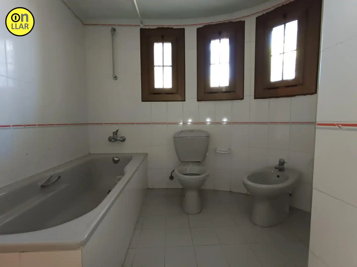 Badezimmer von Haus oder Chalet zum Verkauf in Sant Fost de Campsentelles mit Privatgarten, Terrasse und Abstellraum