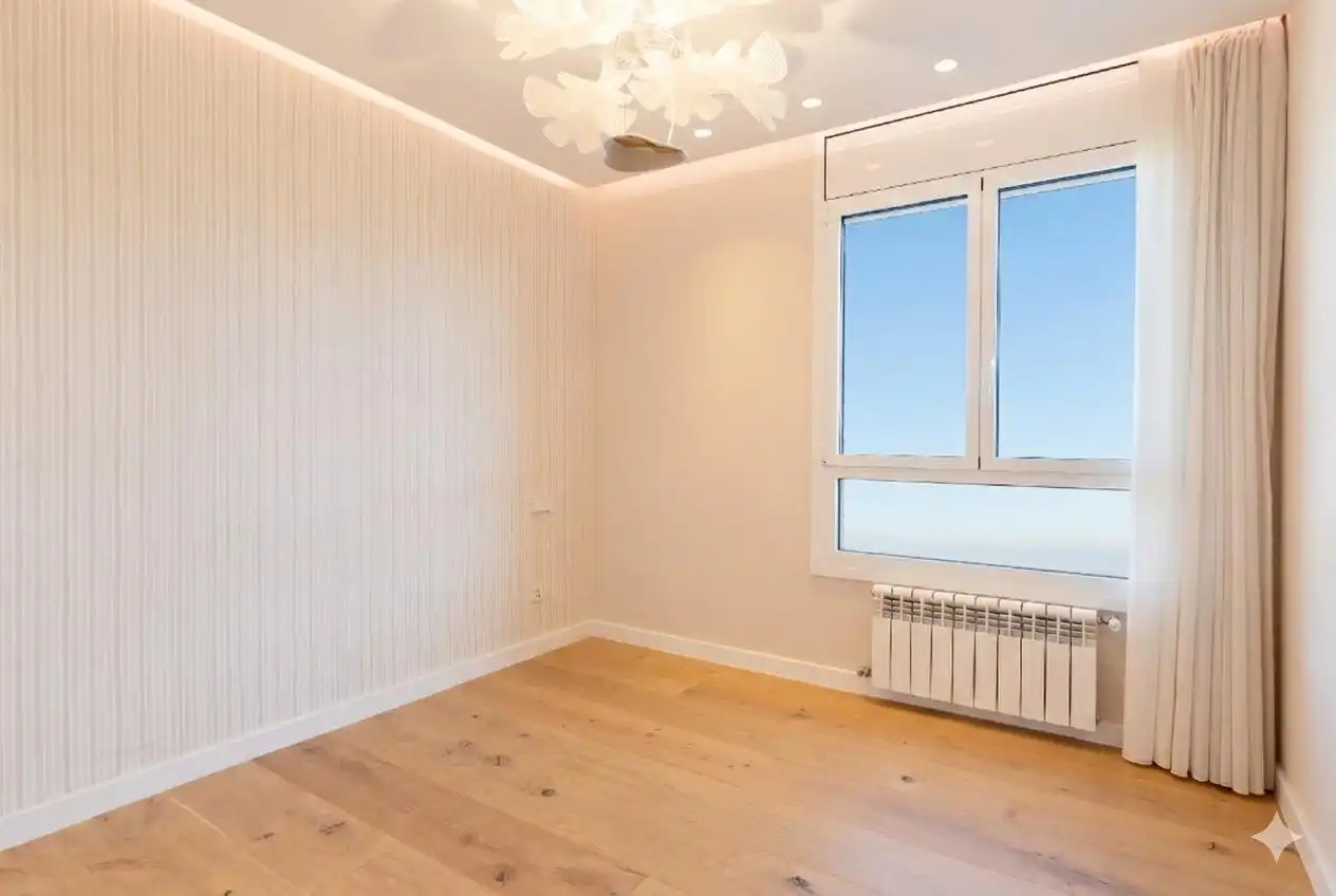 Schlafzimmer von Dachboden zum Verkauf in Sabadell mit Klimaanlage, Heizung und Parkett