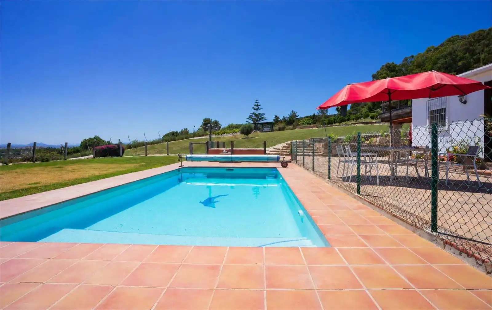 Chalet con terraza en venta en Estepona Pueblo, imagen 2