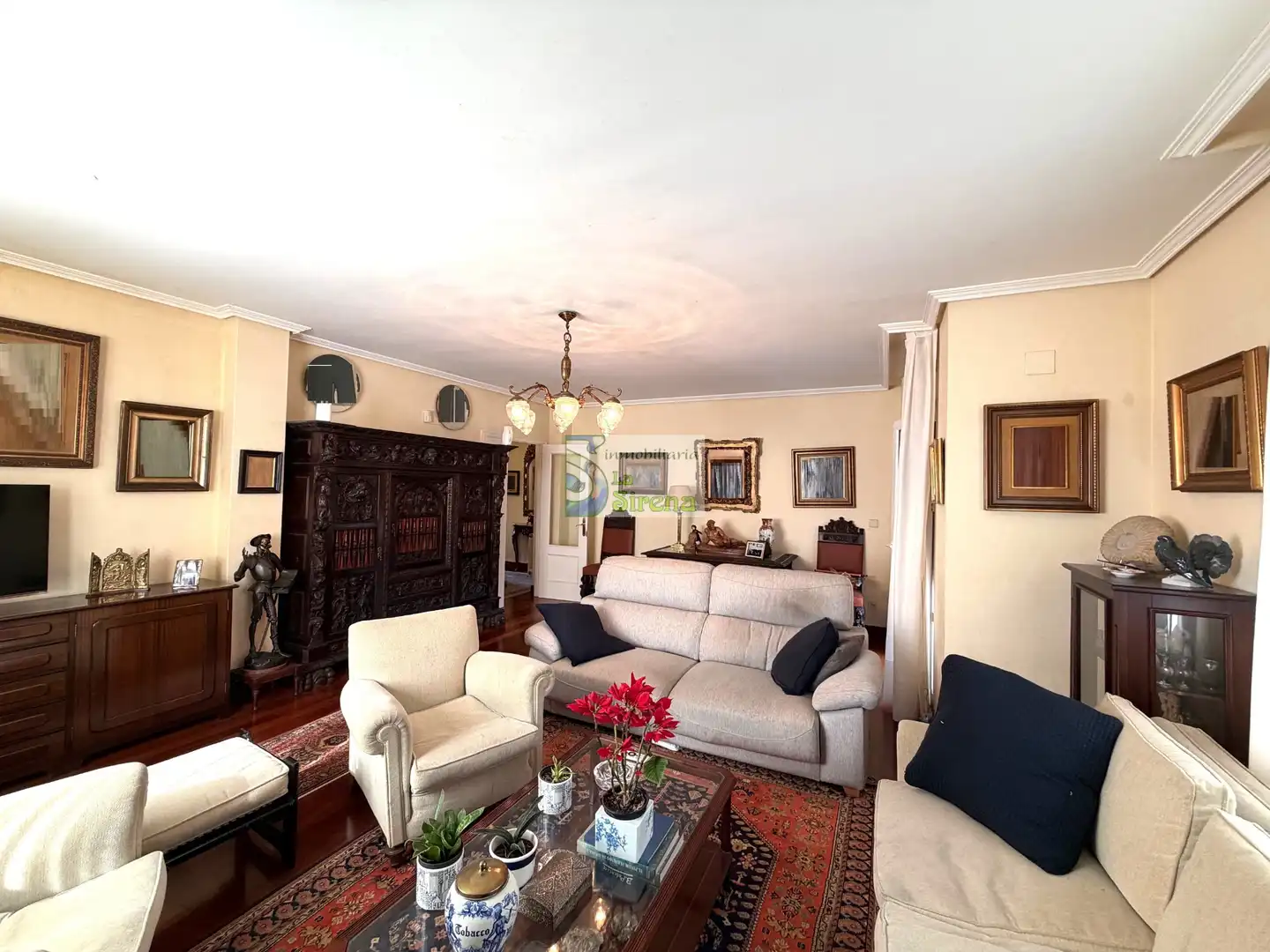 Sala de estar de Casa o chalet en venta en Castro-Urdiales con Calefacción, Jardín privado y Terraza