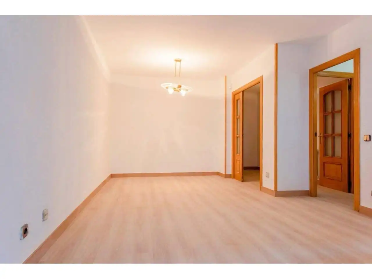 Habitación de Piso en venta en Cerdanyola del Vallès con Calefacción, Parquet y Balcón