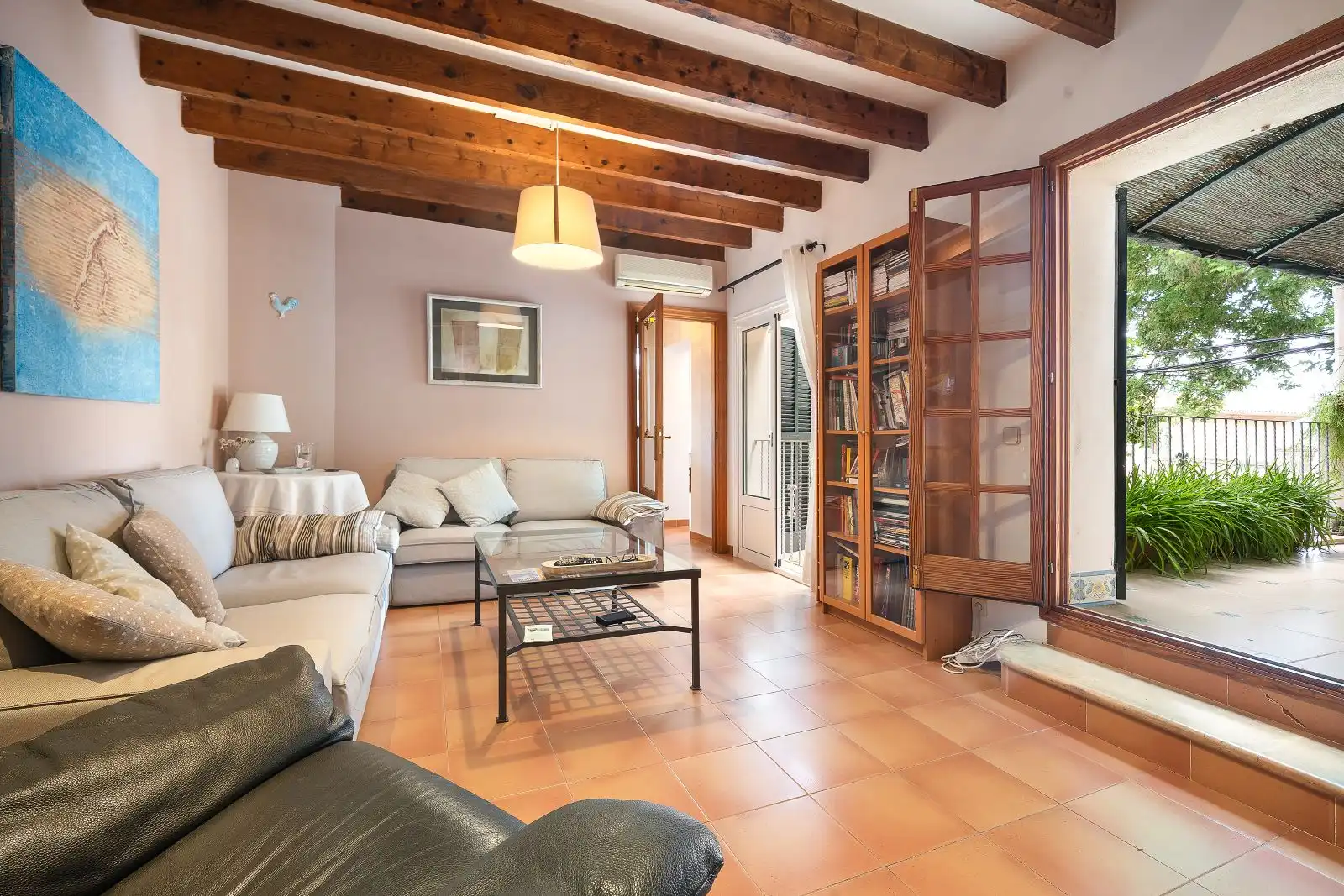 Sala d'estar de Casa adosada en venda en Pollença amb Aire condicionat, Calefacció i Jardí privat