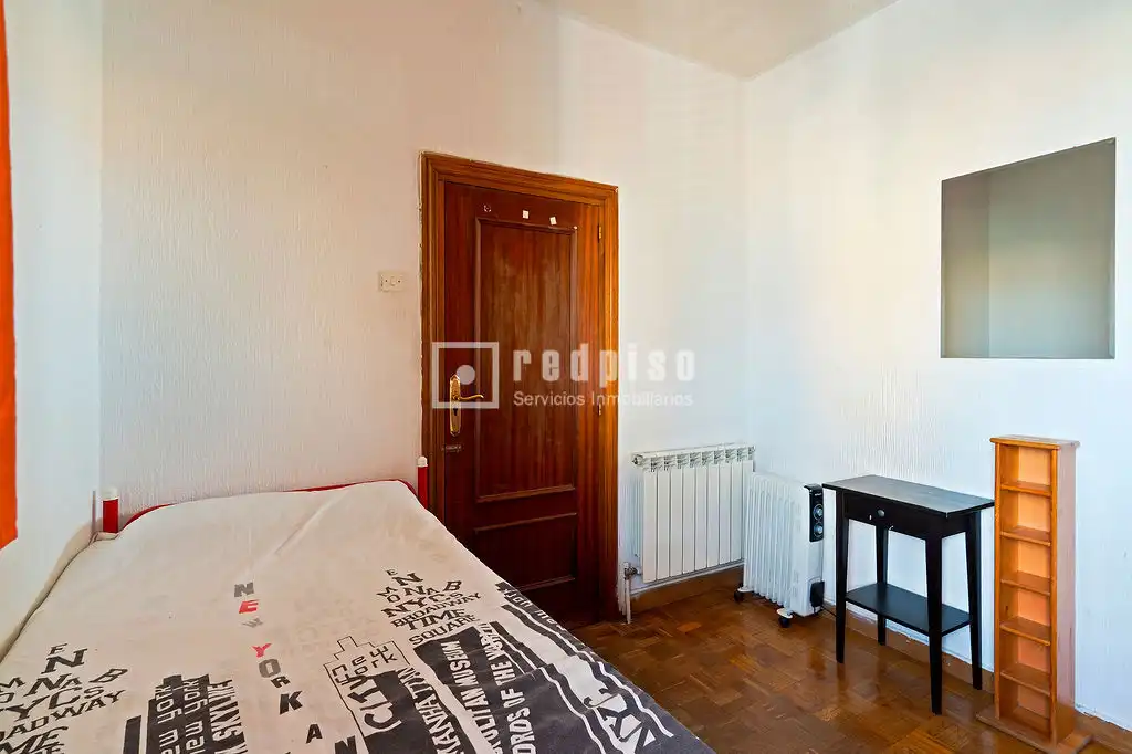Habitación de Piso en venta en Madrid con Calefacción