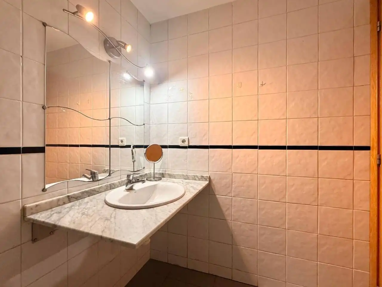 Badezimmer von Wohnung zum Verkauf in Girona mit Heizung, Terrasse und Gemeinschaftspool