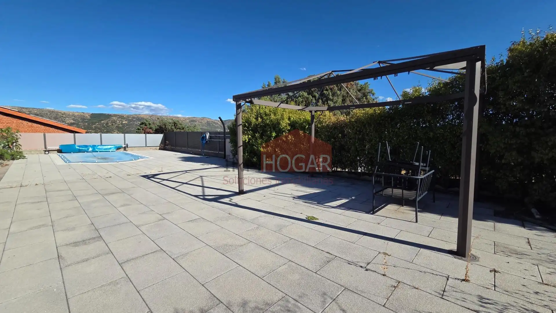 Piscina de Casa o xalet en venda en Santa Cruz de Pinares amb Aire condicionat, Calefacció i Jardí privat