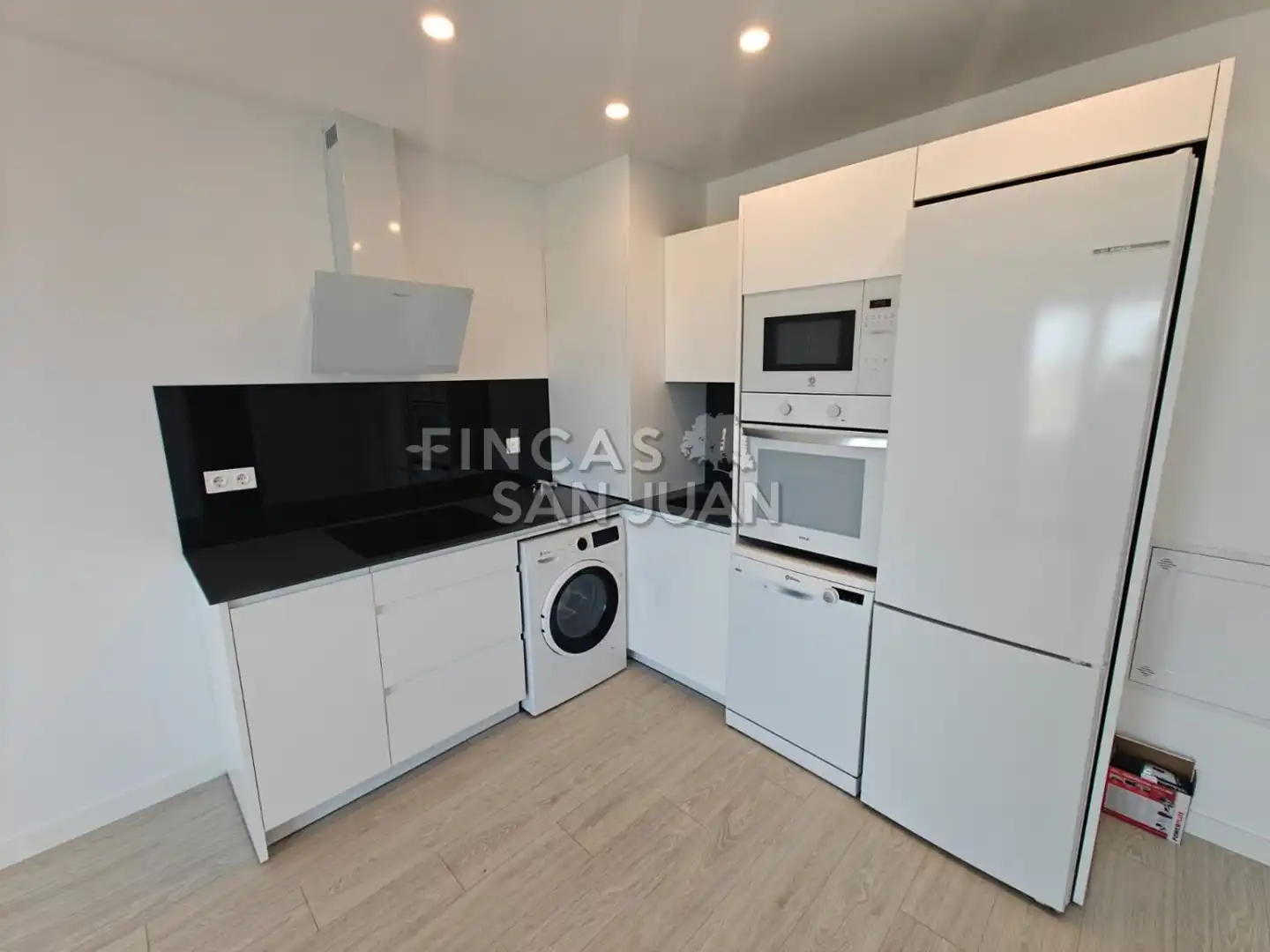 Cocina de Piso de alquiler en Sant Joan d'Alacant con Aire acondicionado, Terraza y Trastero