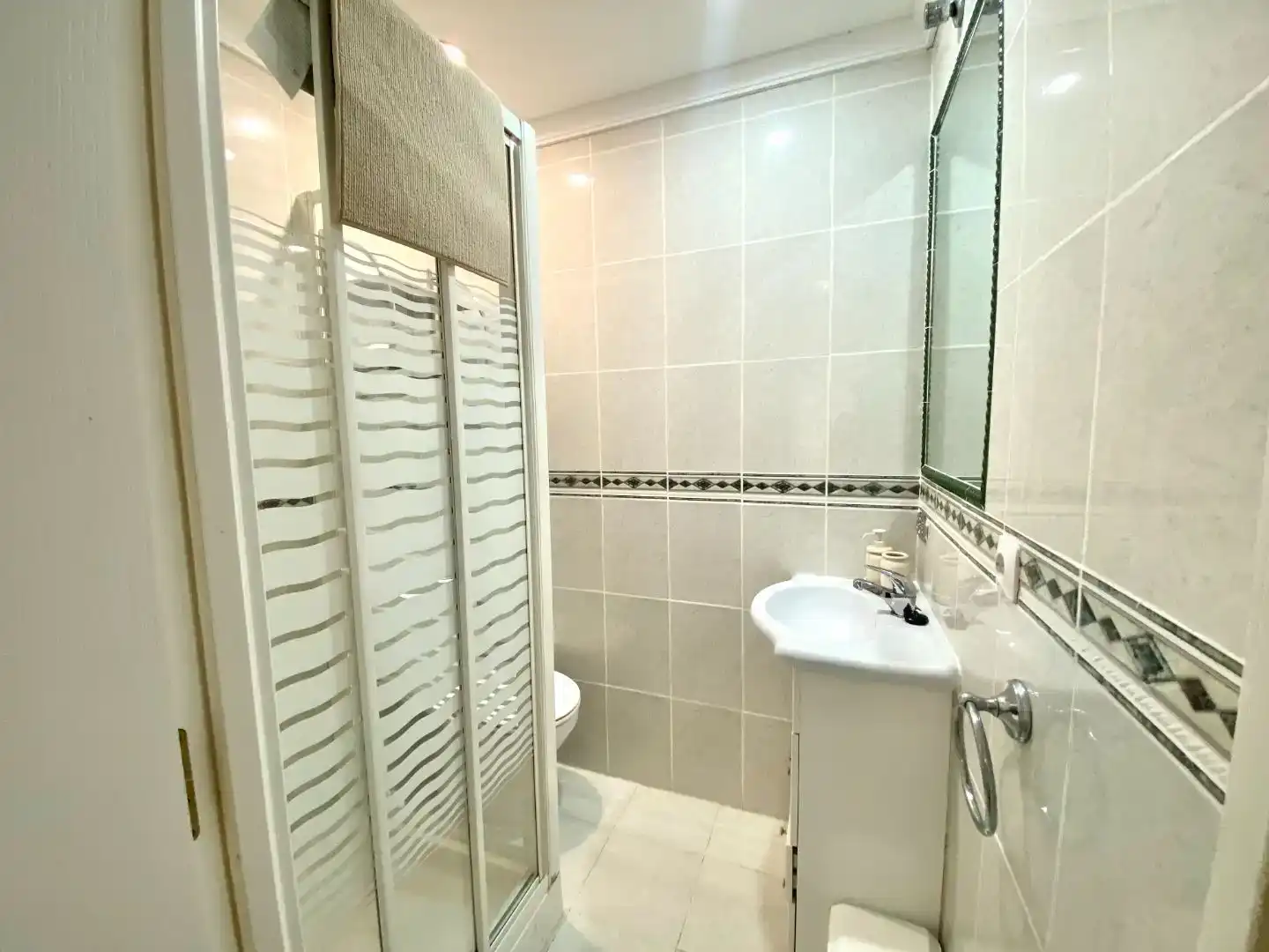 Badezimmer von Wohnung zur Miete in Mijas mit Schwimmbad