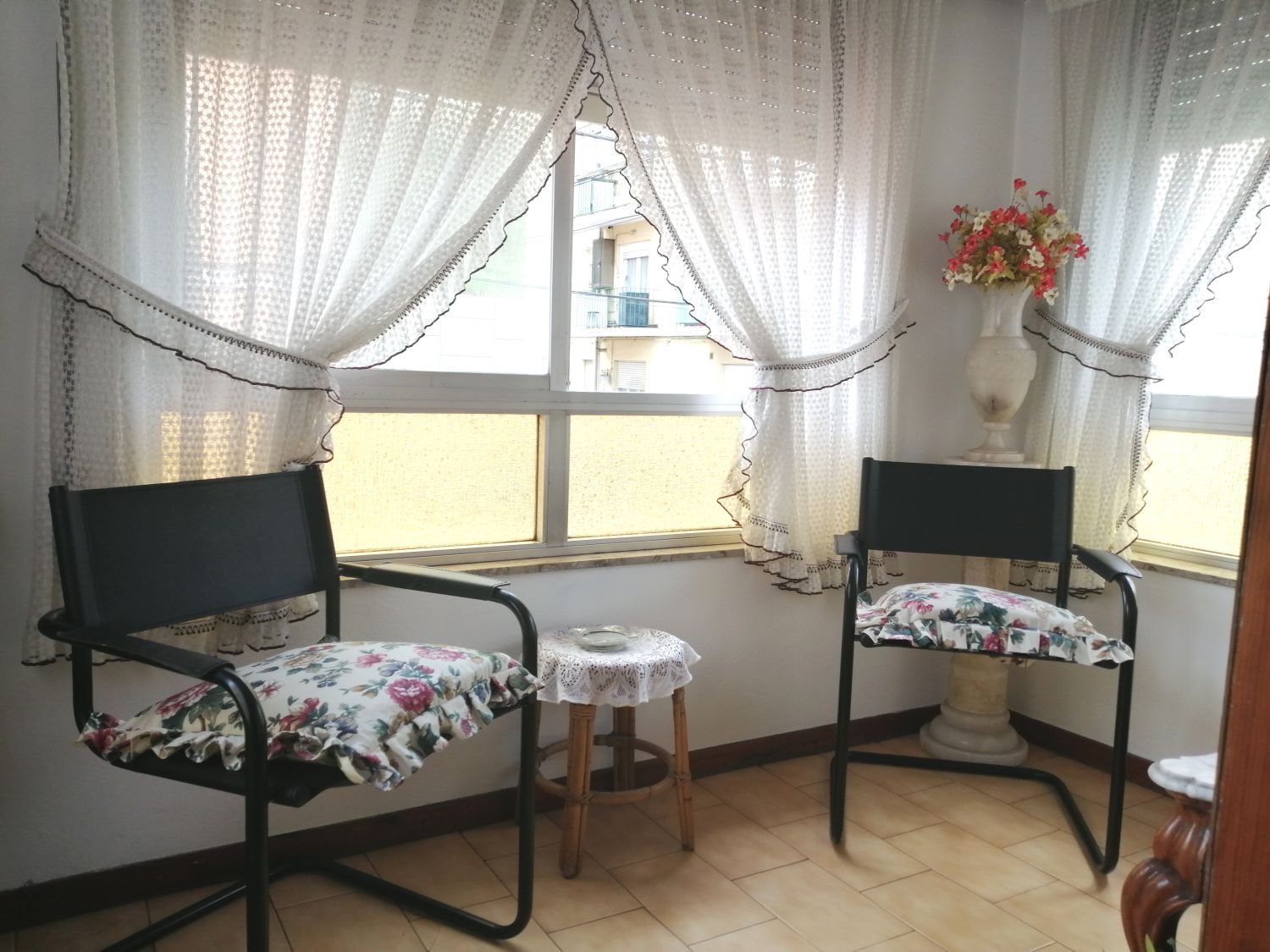 Dormitori de Casa adosada en venda en Torrelavega  amb Calefacció i Balcó