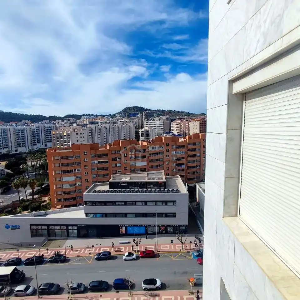 Vista exterior de Apartament en venda en Benidorm amb Terrassa i Alarma