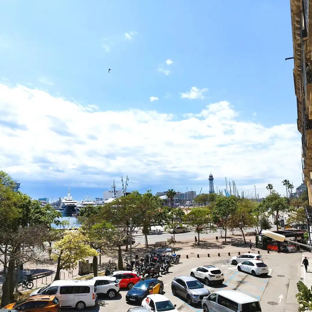 Außenansicht von Wohnung zur Miete in Barcelona mit Klimaanlage, Heizung und Möbliert