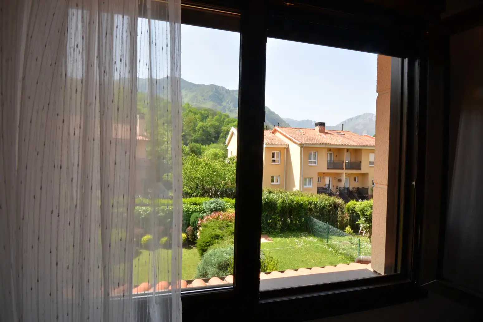 Jardín de Casa adosada en venta en Morcín con Calefacción, Jardín privado y Terraza