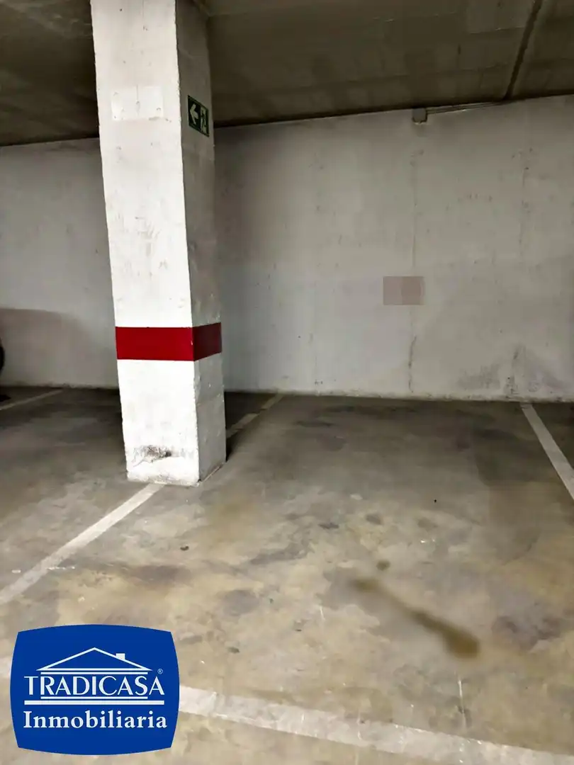Aparcament de Pis en venda en Jerez de la Frontera amb Aire condicionat, Jardí privat i Piscina comunitària