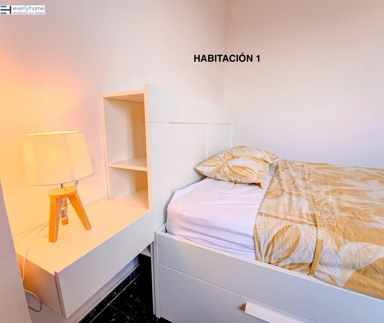 Bedroom of Flat for share in Valencia